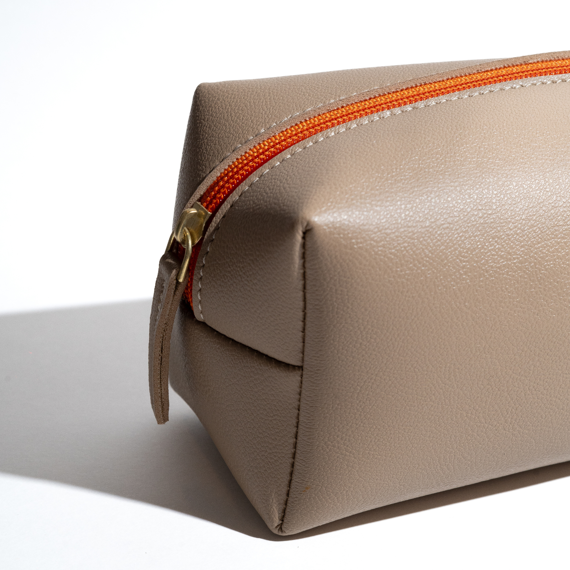 Gift: Alive + Well travel Pouch - Beige Alive & Well